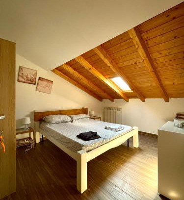 Piana degli Albanesi House | Flyhouse PARCHEGGIO AUTO BICI GRATUITO