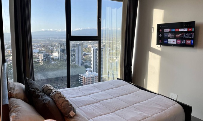 Rohrmoser Apartment | Flying away penthouse San José