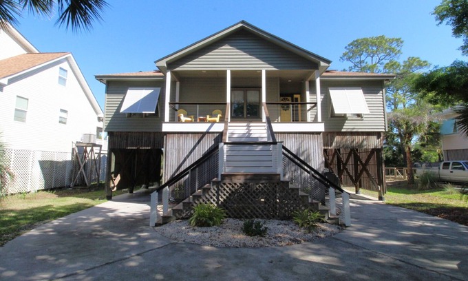 Sunset Point House | Folly's Hidden Gem~The West Indie Inn
