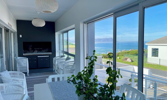 Kleinmond House | Footprints in Kleinmond