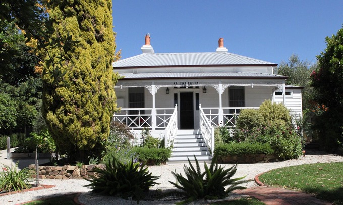Maldon House | For a couple, a group, or one of life's celebrations