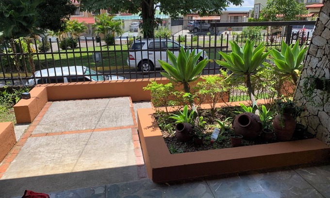 Ciudad Cariari House | For big groups a 4 bedrooms, 3 bathrooms house near to the Airport
