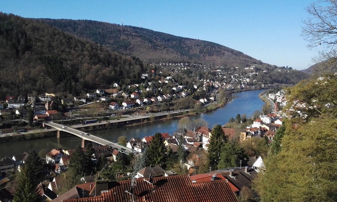 Ziegelhausen Apartment | For city trip and recreation: Apartment in a beautiful panoramic location!