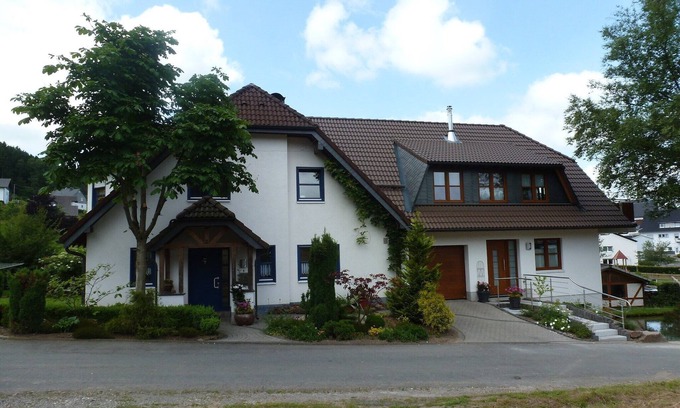 Brachthausen Apartment | Forest Hideaway for 2 guesst