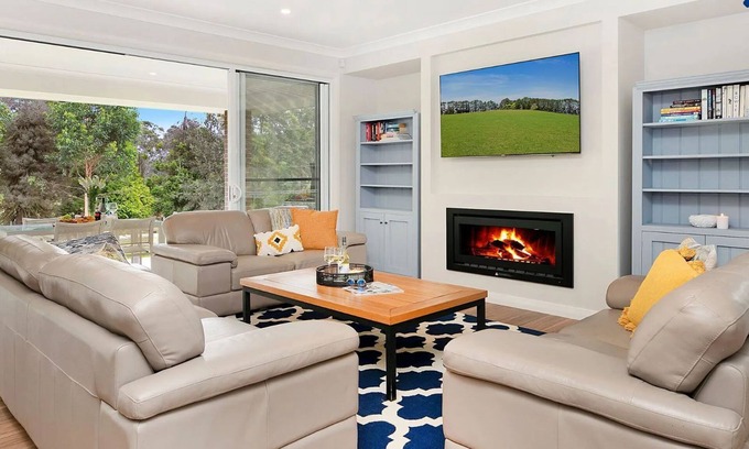 Bundanoon House | Forest Brae – pet friendly and walk to town
