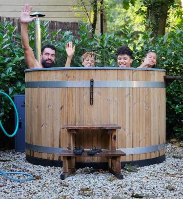 Bosgebied Hoenderloo Ski Chalet | Forest Finest, luxe chalet met HOT TUB mooie overkapping en prachtige tuin met veel privacy