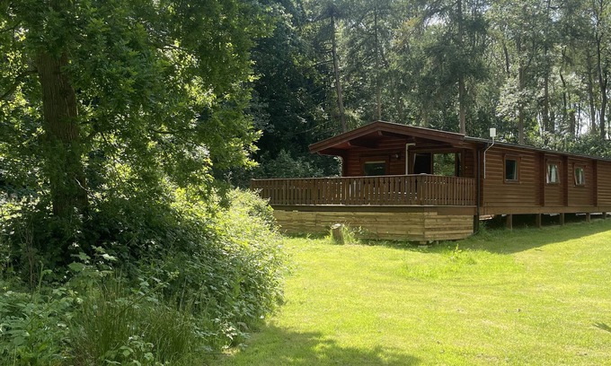 Kenwick Cottage | FOREST LODGE KENWICK PARK, pet friendly in Kenwick Woods