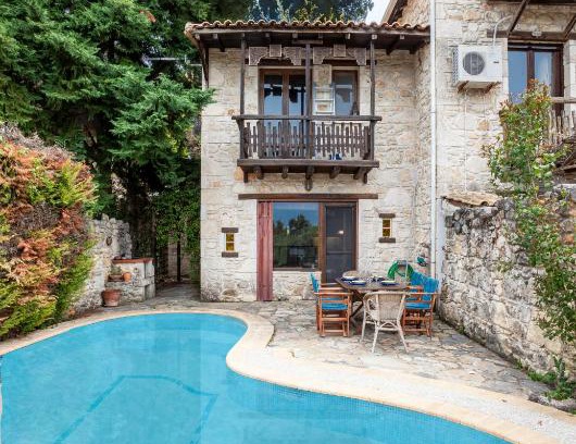 Kriopigi Apartment | Forest stone Villa with pool