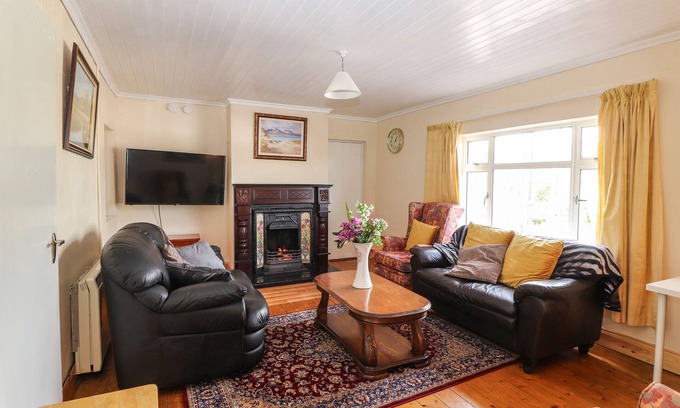 Ballinskelligs House | FOREST VIEW, pet friendly in Ballinskelligs, County Kerry