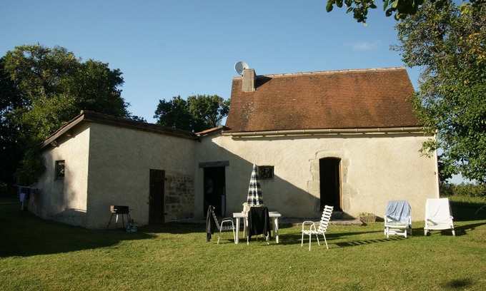 Ussel House | Former sheepfold in the middle of an orchard and a 2 ha meadow
