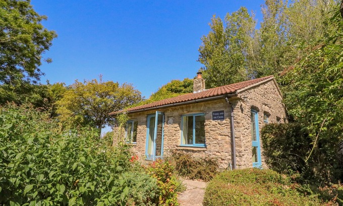 West Bexington Cottage | FOSSIL AND THE CROSS COTTAGE, pet friendly in West Bexington