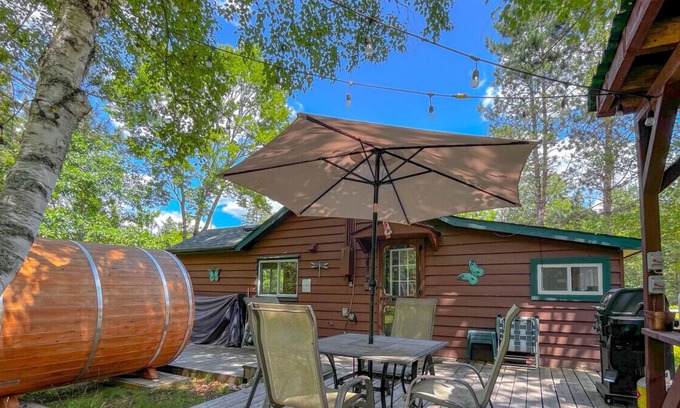 Carlow/Mayo Cabin | Fosters Lake Rustic Cabin w Volleyball Court