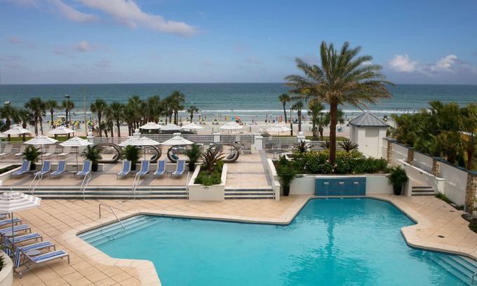 Brush - Stewarts Apartment | Four Convenient Units for Big Groups, Outdoor Pool, Near Daytona Beach!