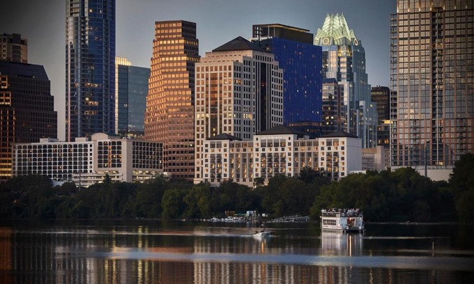 Waller Creek District Hotel | Four Seasons Hotel Austin
