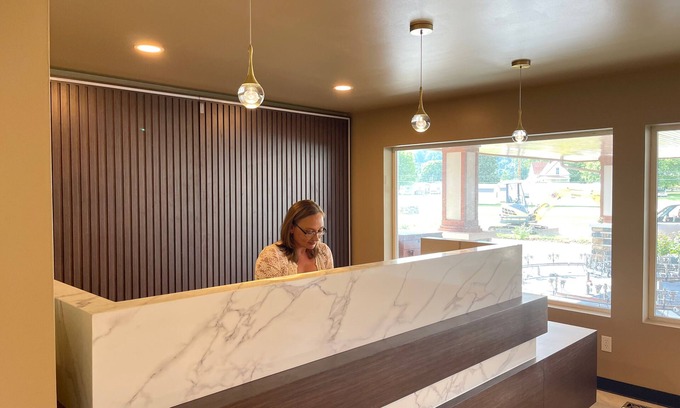 Gallipolis Ferry Hotel | Four Seasons Inn