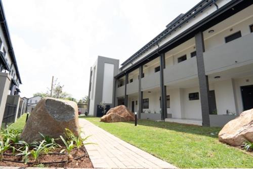 Greater Johannesburg Metropolitan Area Apartment | Fourways Oasis