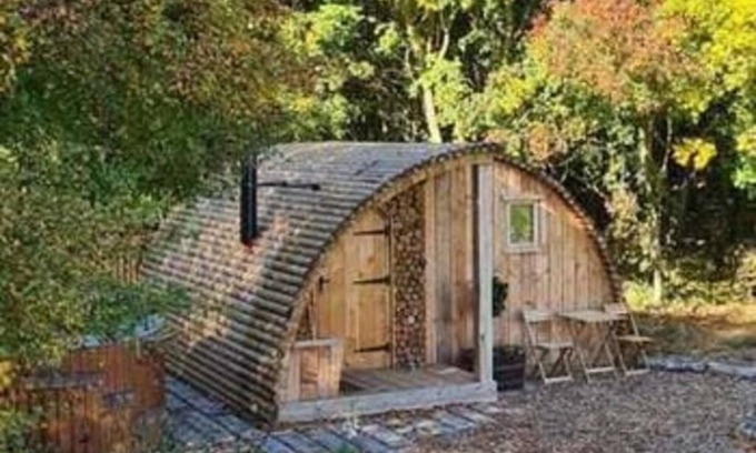 Milton Cabin | Fox Lodge at Heygates Lodging - Waterfront Wooden Lodge With hot tub