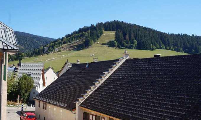 Autrans-Meaudre-en-Vercors Apartment | Cozy 4-Person Apartment in Autrans, 100m from Ski Trails, with Terrace and Pet-Friendly