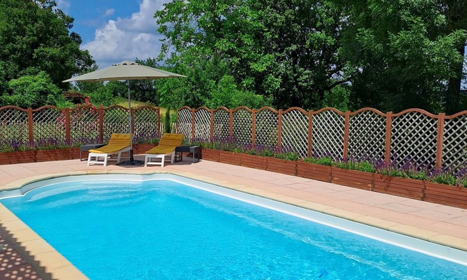 La Rochebeaucourt-et-Argentine House | Beautiful old barn with a private swimming pool in Dordogne