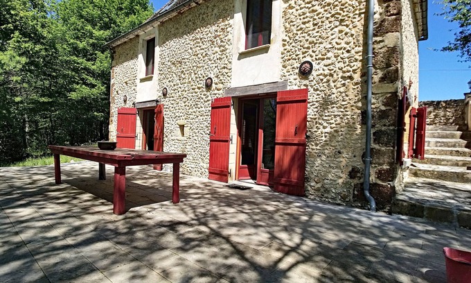Rouffignac-Saint-Cernin-de-Reilhac House | In the heart of the Dordogne, house for 6, pool