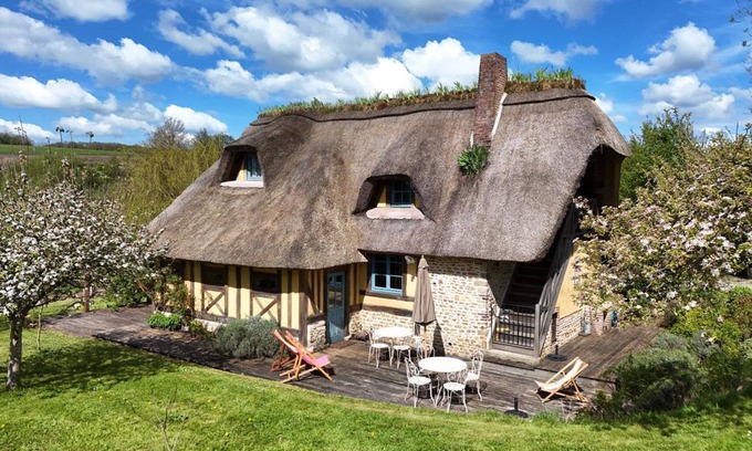 Saint-Evroult-de-Montfort Cottage | 119 m² Cabin ∙ 2 bedrooms ∙ 4 guests