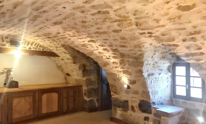 Saint-Hilaire-Cusson-la-Valmitte House | Homerez - House in Saint-Hilaire-Cusson-la-Valmitte
