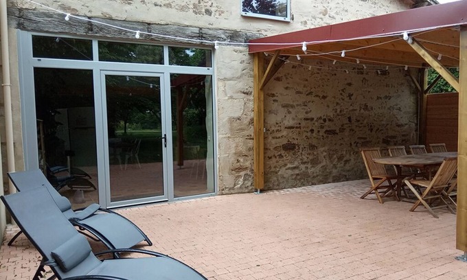 Saint-Martin-Lars-en-Sainte-Hermine House | 10-bed gite in the countryside with indoor swimming pool