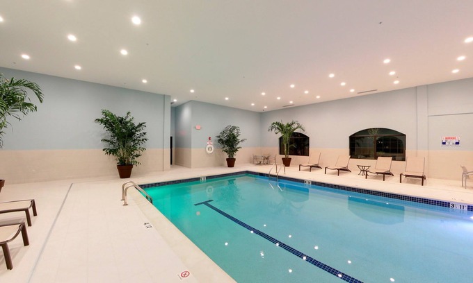 Bryant Pattengill East Condo | Free Breakfast! Near U of M. Indoor Pool + Gym.