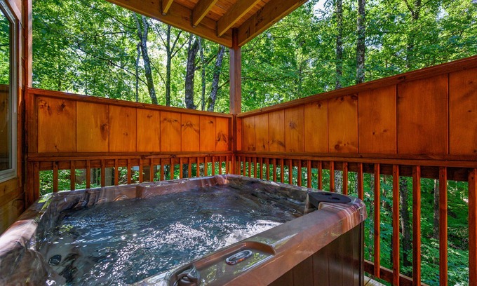 Pigeon Forge Cabin | Free Tickets | We love Dogs! Hot Tub, Pool Table, Media Room, Easy Access,