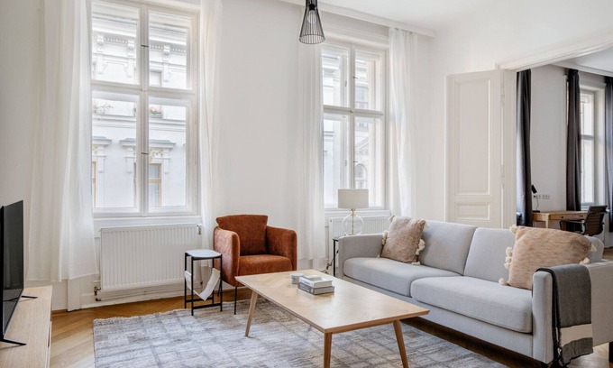 Alsergrund Apartment | Fresh Alsergrund 1BR, nr Bars, Transport & Shopping, by Blueground