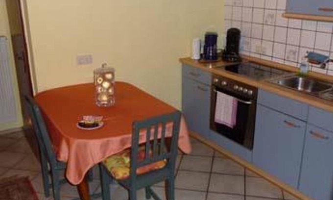 Bendorf Apartment | Friedhelm Meyer-Beer - apartment/apartment, shower, toilet, living room/bedroom