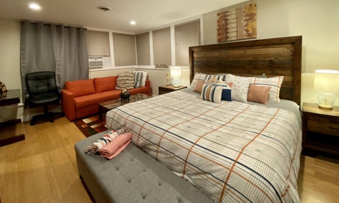 Kingsgate House | FRIENDLY VILLA: LL duplex, handicap accessible