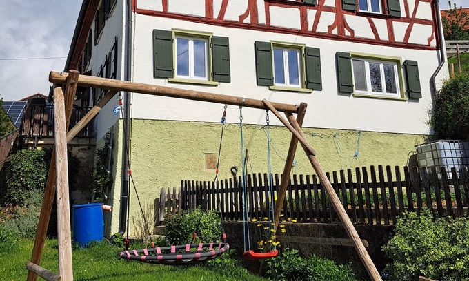 Gemarkung Daugendorf Apartment | Frisch Renovierte Ferienwohnung mit Altbaucharme in Altem Bauernhaus