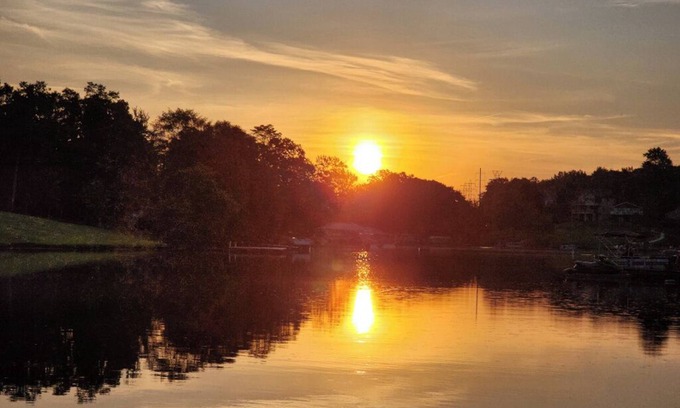 Inman House | Frog Haven on Lake Bowen
