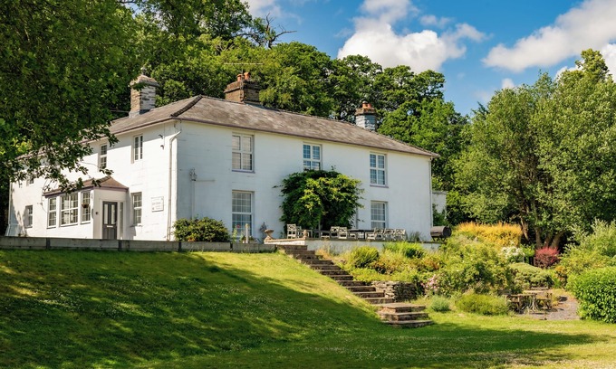 Bala House | FRON DDERW, pet friendly, character holiday cottage in Bala