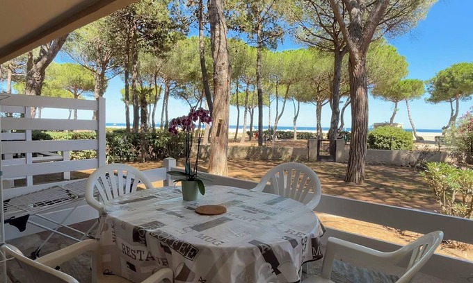 Argeles Plage Apartment | FRONTLINE APARTMENT FACING THE SEA