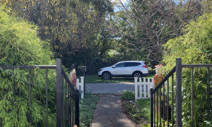 Huntington House | Full House - Safe and Great Location