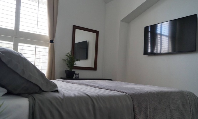 Hayward House | Full private home in SF Bay Area
