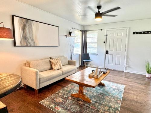 Central Oklahoma City House | Full-setup Studio Rainfall Shower & Washer #37a