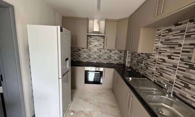 Yiewsley House | Fully equipped bedroom with attached bath