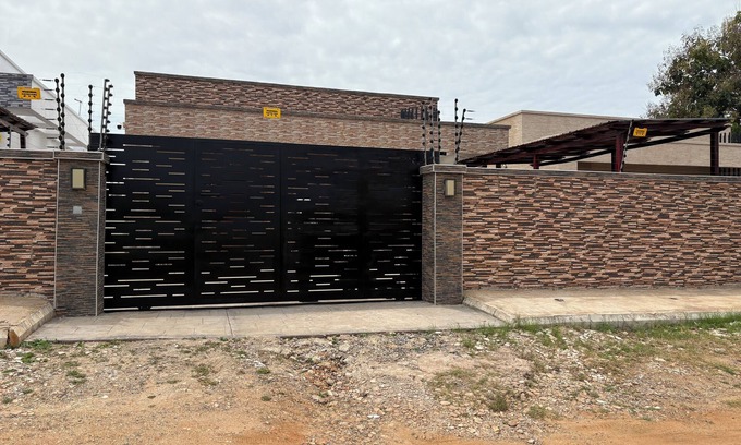 Nungua Apartment | Fully furnished 3-bedroom apartment in an Estate at Sakumono with all you nee