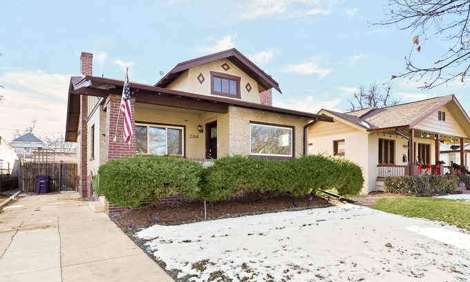 Sunnyside House | Fully Furnished - Executive Rental/Temp Housing/Remote Working Home