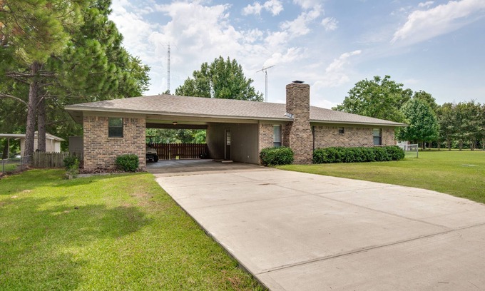 Yantis House | Fully Furnished Lake Fork Waterfront Property with Boat House!