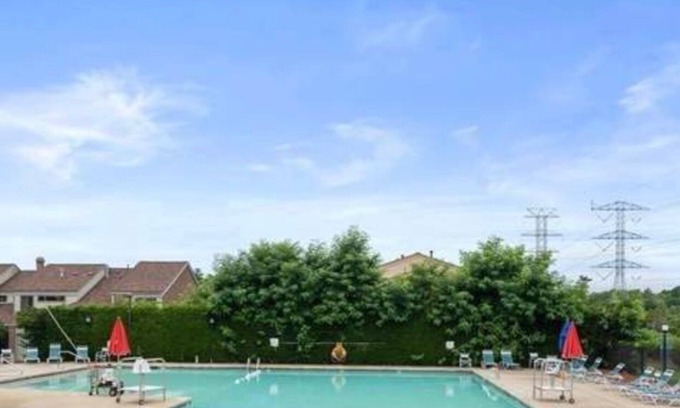 Stoughton House | Fully Furnished Townhome with 3 bedroom and 1.5 bath