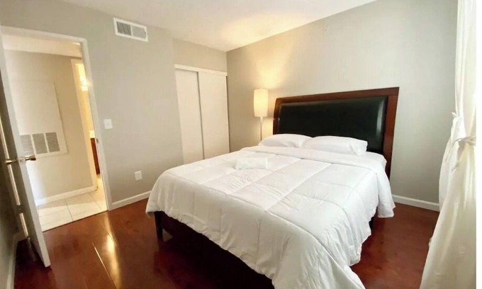 Las Vegas Condo | Fully Furnished w/Amenities & Parking $1990/month