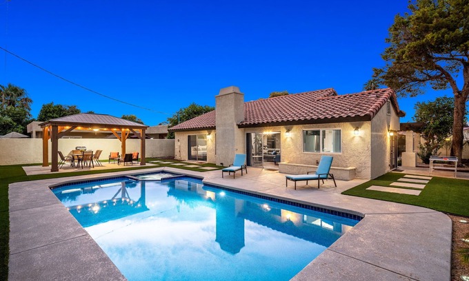 Bermuda Dunes House | Fully Remodeled, Clean and Cozy, with FREE POOL/SPA HEATING.nnnn