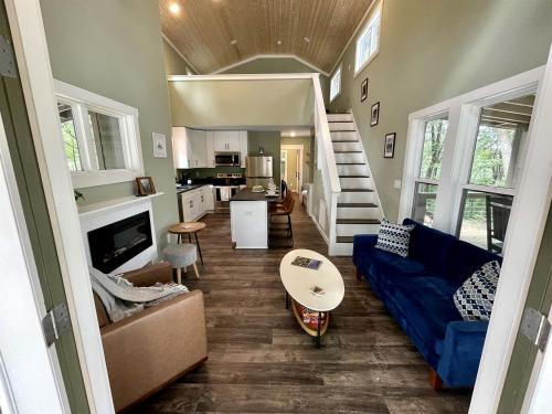 Monteagle House | Fully Stocked Cabin Nestled Among the Trees in Tennessee