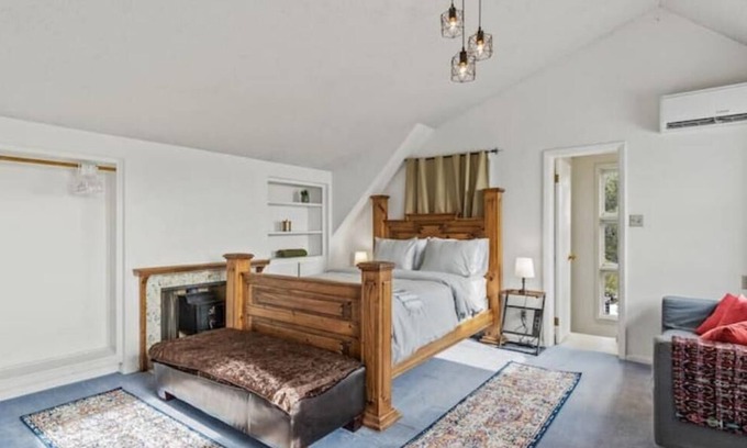 North Hills House | Funky cool mountain oasis close 2 Plaza skiing/Spa
