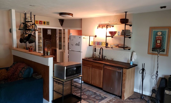 Norton Shores Cottage | Funky musical cottage near Lake Michigan PET Friendly!