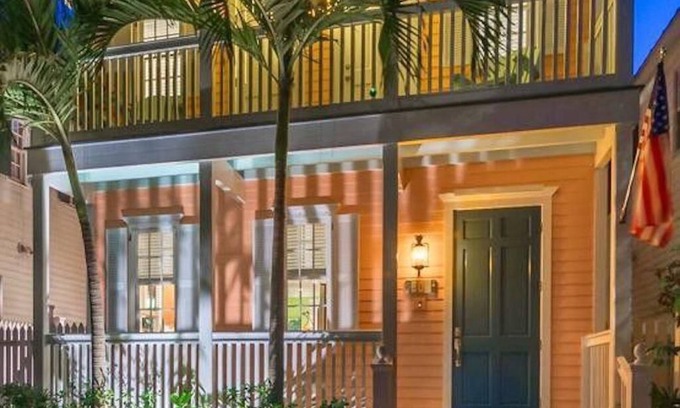 Downtown House | FunSeeker 1/2 block off Duval